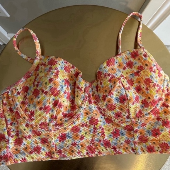 Old Navy Pique Underwire Longline Bikini Swim Top in Pink Floral Print - Picture 3 of 8